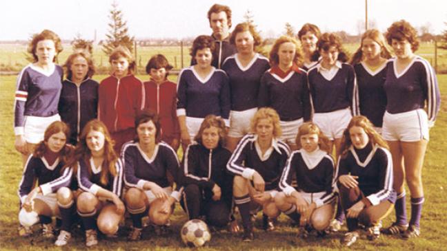 Als Holthuserinnen mit dem Kicken begannen