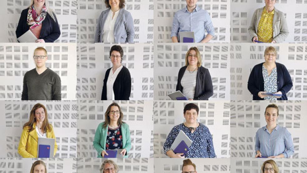 Die Absolventen der Fortbildung »Fachkraft für Leitungsaufgaben in der Pflege«. Reihe 1 von links: Anna Böke-Appel, Sandra Baumann, Sebastian Schmieder, Jutta Jackels. Reihe 2: Kristian Lüppens, Claudia Bergmann, Margaretha Boll, Renate Gerdes. Reihe 3: Anne Herlyn, Nina Vollborth, Nicole Ortmann, Nina Cordes. Reihe 4: Mena Hillrichs, Gitta Möhlmann-Cramer, Tom Krüger, Melanie Holzgrabe. © Collage: Klinikum Leer