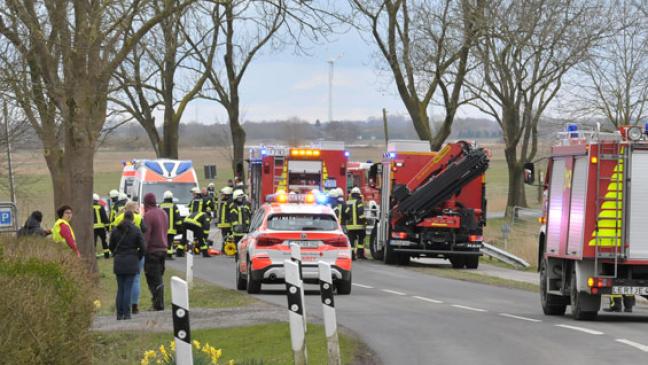Autofahrer weiter in Lebensgefahr