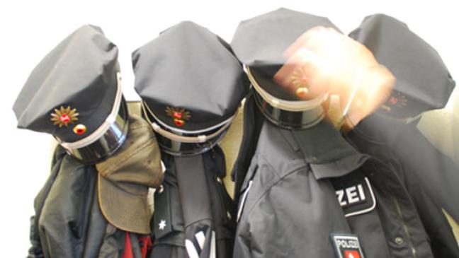 Betrunkene mit Kartoffelkanone