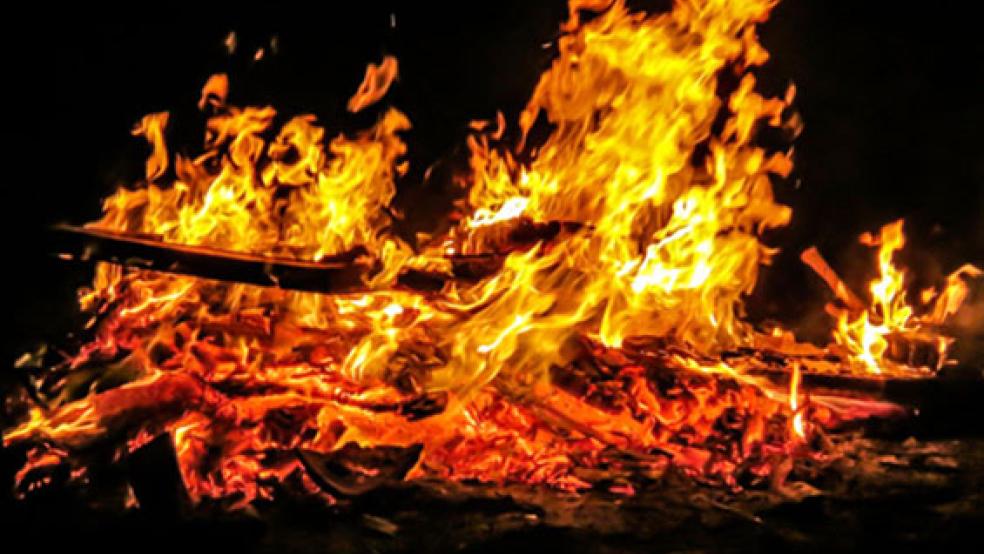 Zwar hielt sich die Zahl illegaler Osterfeuer in Grenzen, dennoch gab es diverse »Corona-Einsätze« der Polizei. © Foto: pixabay