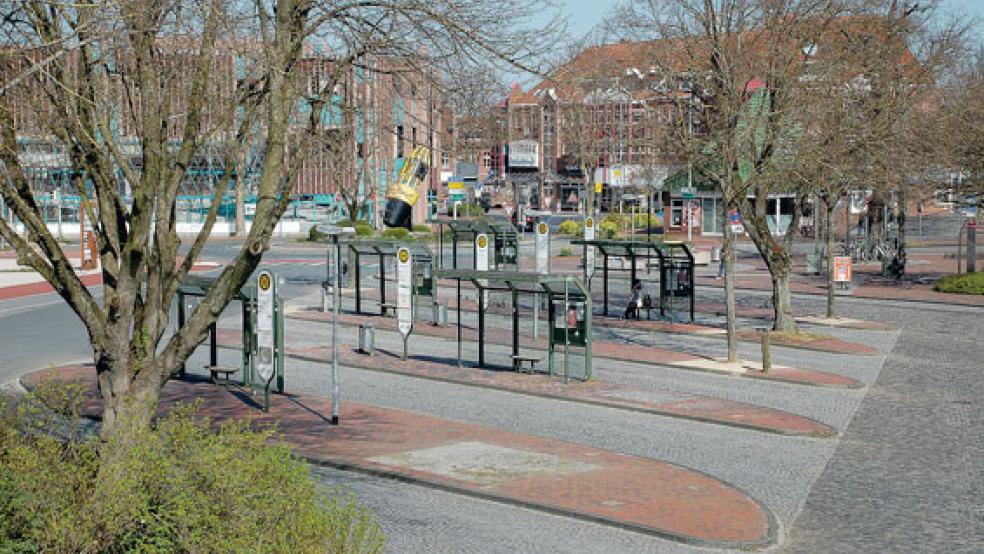 Soll ein neues Gesicht bekommen: Der Zentrale Omnibusbahnhof in Leer. Rund 2,75 Millionen Euro will die Stadt in den Neubau investieren. © Foto: Thorweger