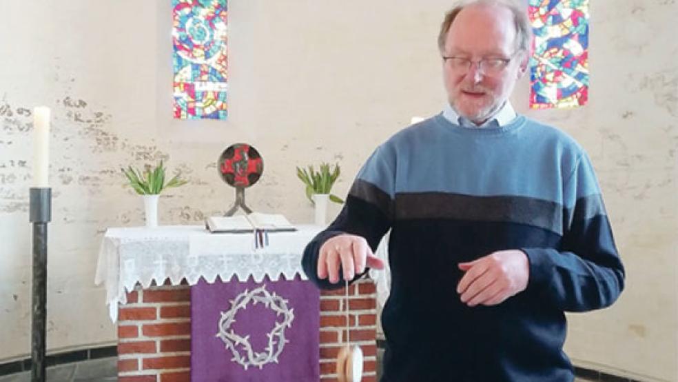 Pastor Armin Siegmund bei einer Andacht im Netz. Die Kurzvideos können im Internet abgerufen werden. © Foto: privat