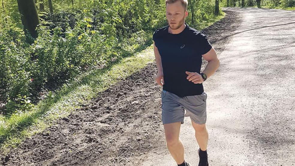 Henning Kruse läuft hier 8,5 Kilometer durch den Bürgerpark. © privat