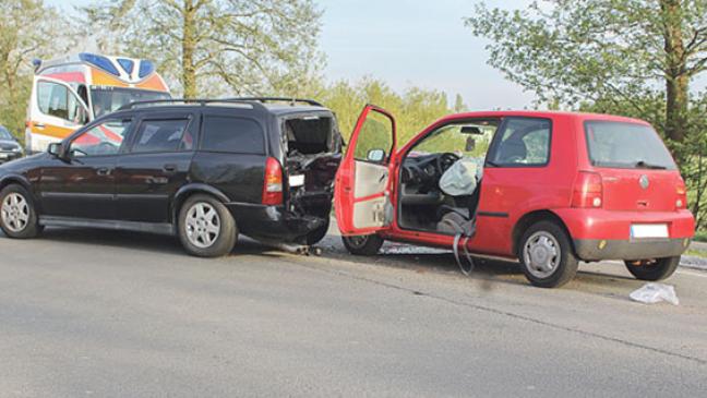 Zwei Verletzte  nach Auffahrunfall