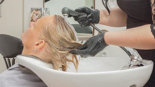 Einschneidende Maßnahmen beim Friseur-Besuch
