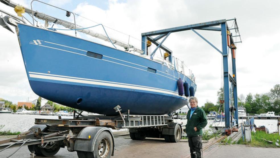Mit der »Summerblue« wird Reinhard Haffke wieder Häfen an der Nordseeküste ansteuern. Besonders hoch im Kurs steht bei ihm und seiner Frau die Insel Juist.  © Fotos: Boelmann