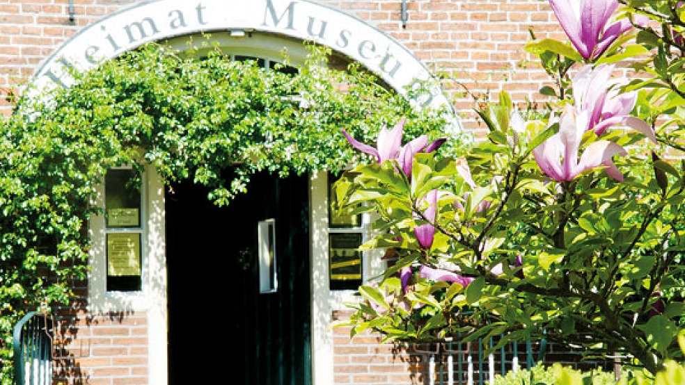 Die Tür steht auf dem Bild zwar offen, doch für Besucher bleibt das Heimatmuseum Rheiderland in Weener zunächst noch geschlossen. © Foto: Hanken