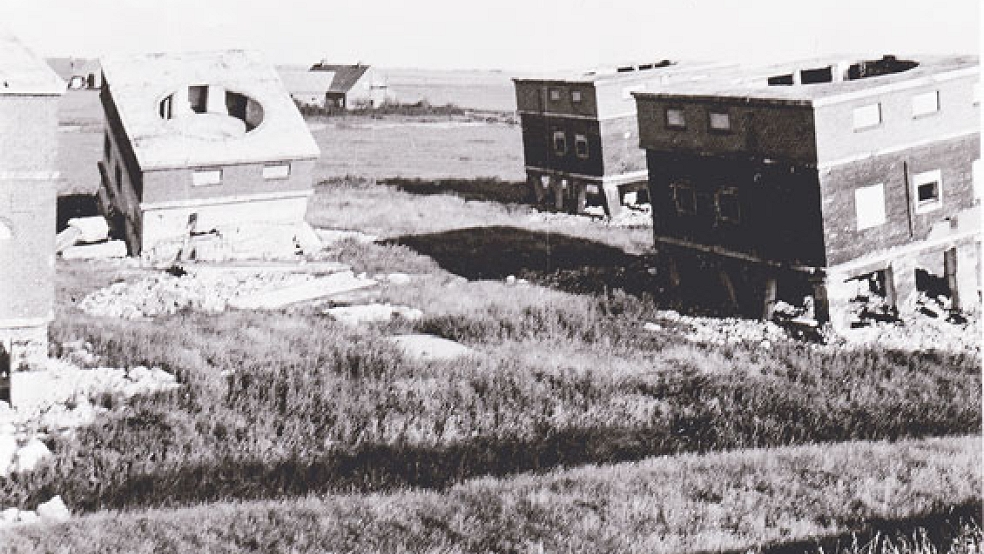 Bis weit nach Kriegsende waren die massiven Bauten der Batterie »Pogum« am Emsdeich zu sehen. Dieses Foto von RZ-Leser Klaus-D. Schökel entstand um 1951. Die Verteidigungsanlage wird noch Gegenstand eines weiteren Artikels sein. © Foto: privat