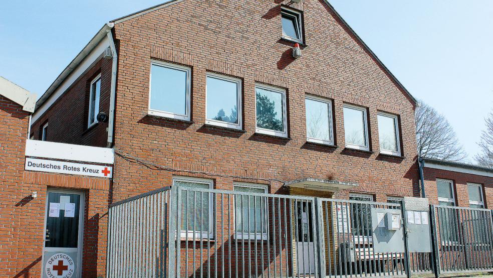 Im »Haus Deichstraße« in Leer können Kleidungsstücke für Bedürftige nach Voranmeldung abgegeben werden. © Foto: Berents