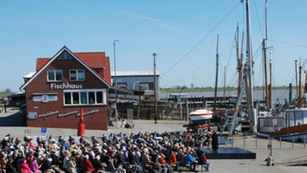 Der ökumenische Freiluft-Gottesdienst »Himmelfahrt am Hafen« in Ditzum kann in diesem Jahr nur im Internet verfolgt werden. © Archivfoto: Kuper