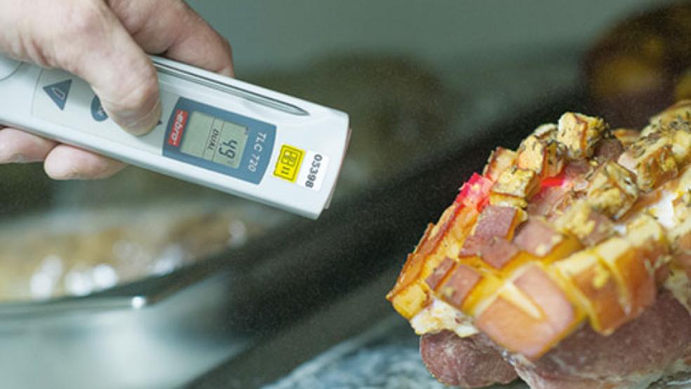 Lebensmittelkontrollen wurden bei gastronomischen Betrieben im gesamten Landkreis Leer durchgeführt - auch im Rheiderland. © Foto: Anspach (dpa) 