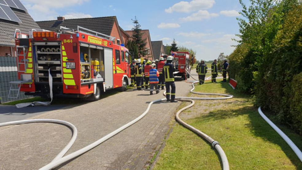 Die Feuerwehren waren mit 70 Einsatzkräften vor Ort. © Foto: Feuerwehr (Manuel Cassens)