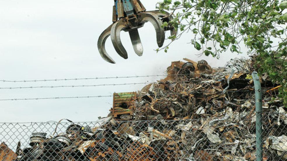 Die Interseroh Evert Heeren GmbH ist unter anderem am Industriehafen in Leer ansässig. © Foto: Szyska