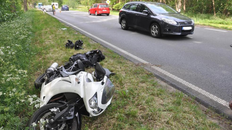 Bei einem Unfall in Hesel hat eine 19-jährige Motorradfahrerin schwere Verletzungen erlitten. © Foto: Wolters