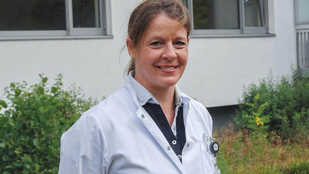 Fühlt sich gut im Krankenhaus Rheiderland in Weener aufgenommen: Oberärztin Tanja Rudolph-Steininger. © Fotos: Hoegen