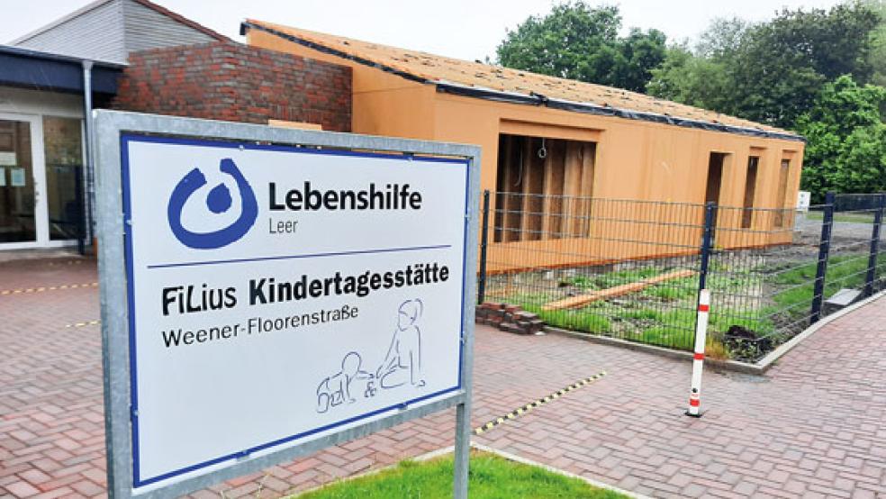 Die Kindertagesstätte »FiLius« an der Floorenstraße in Weener wird derzeit erweitert. Die Lebenshilfe Leer als Betreiberin der Einrichtung investiert nach eigenen Angaben rund 270.000 Euro. © Foto: Szyska