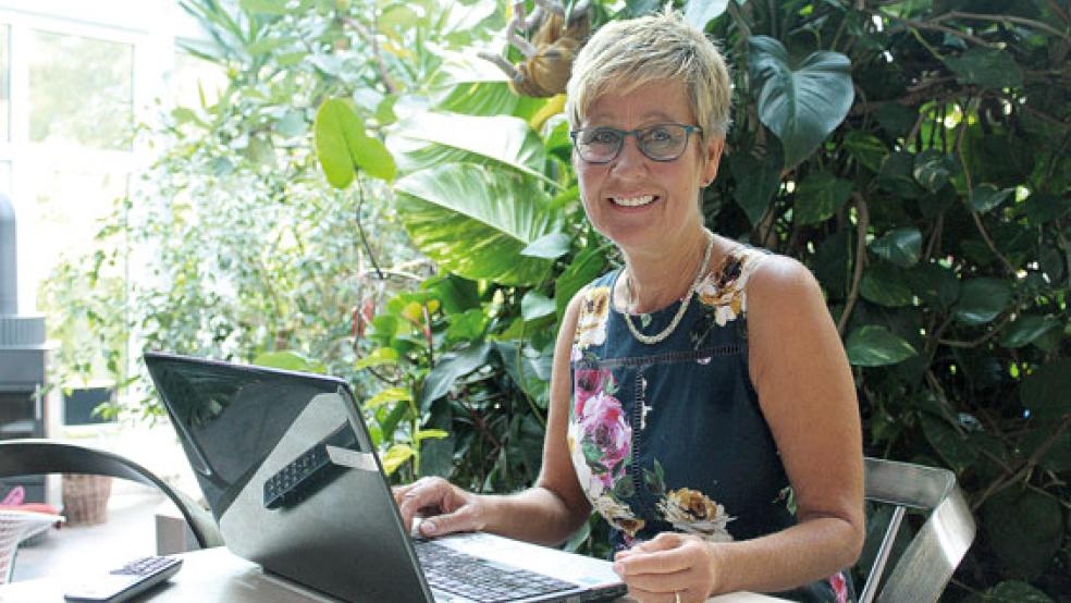 Dr. Christine Hühns hat Impuls-Patenschaften für fünf geflüchtete Frauen übernommen. Aufgrund der Corona-Pandemie findet die Kommunikation meist per E-Mail statt. © Foto: Berents