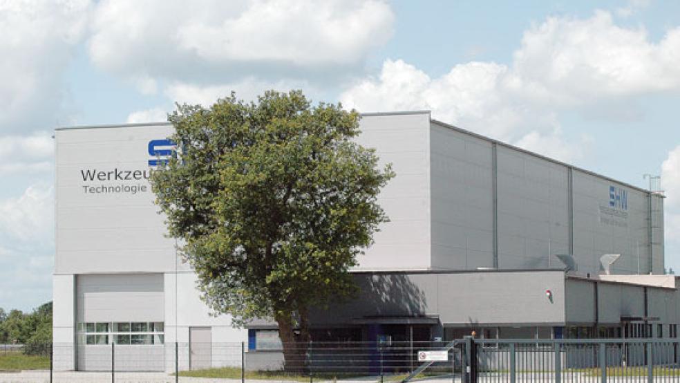 Die ehemalige Halle der SHW Werkzeugmaschinen GmbH im Gewerbe-Park Rheiderland in Stapelmoorerheide stand nach der Insolvenz knapp zwei Jahre lang leer. Nun kehrt in das 1200 Quadratmeter große Gebäude wieder Leben ein. © Foto: Szyska