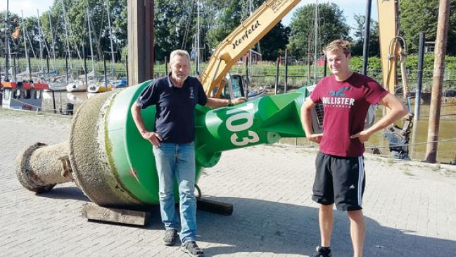 Entfesselte Boje an Land geholt