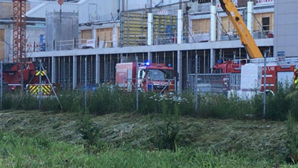 Auf einem Schiffsneubau auf der Meyer Werft ist ein Brand ausgebrochen. . © Foto: Raphael Steffen