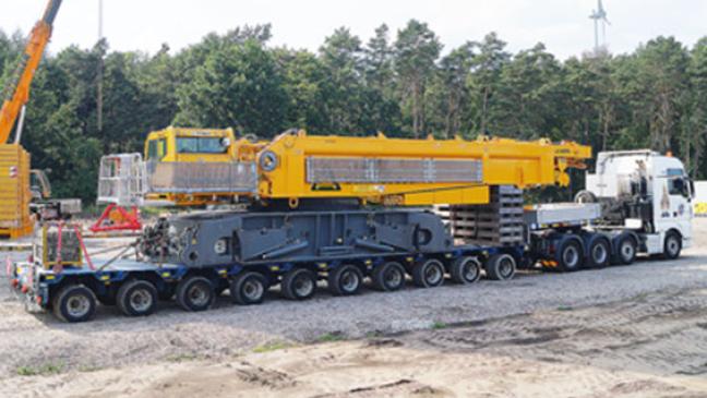 Kran-Gigant auf Reisen