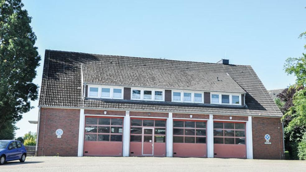 Das alte Feuerwehrgerätehaus an der Kreuzstraße/Ecke Marker Weg in Weener soll verkauft werden. © Foto: Boelmann