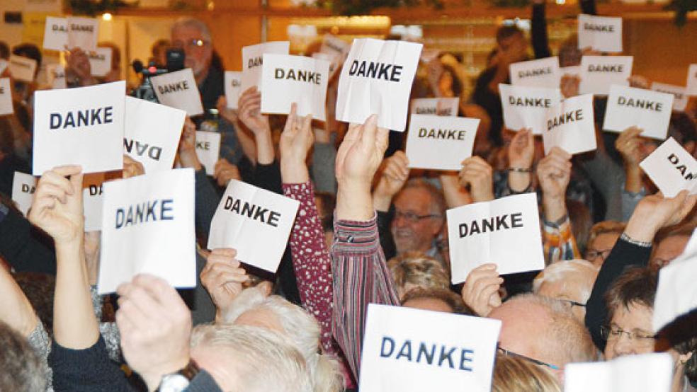 »Danke!« Bei dem Jubiläumskonzert 2015 bedankte sich das Publikum bei den Organisatoren für viele schöne »Bund(t)e Abende«, jetzt möchte sich der Kulturkreis für die große Solidarität während der Corona-Krise bedanken. © Archivfoto: Himstedt