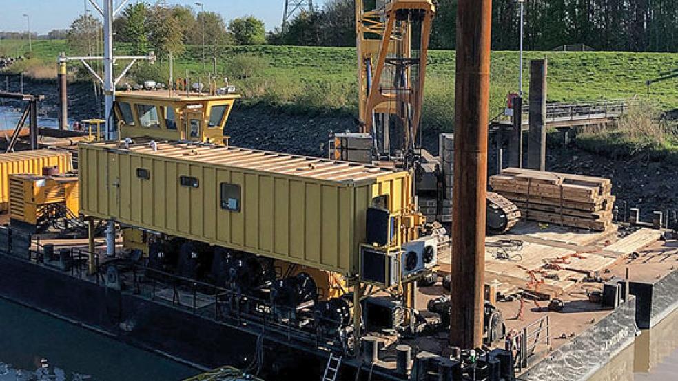 Wegen eines Kran-Aufbaus an der Papenburger Seeschleuse gibt es heute eine Vollsperrung. © Foto: Stadt Papenburg