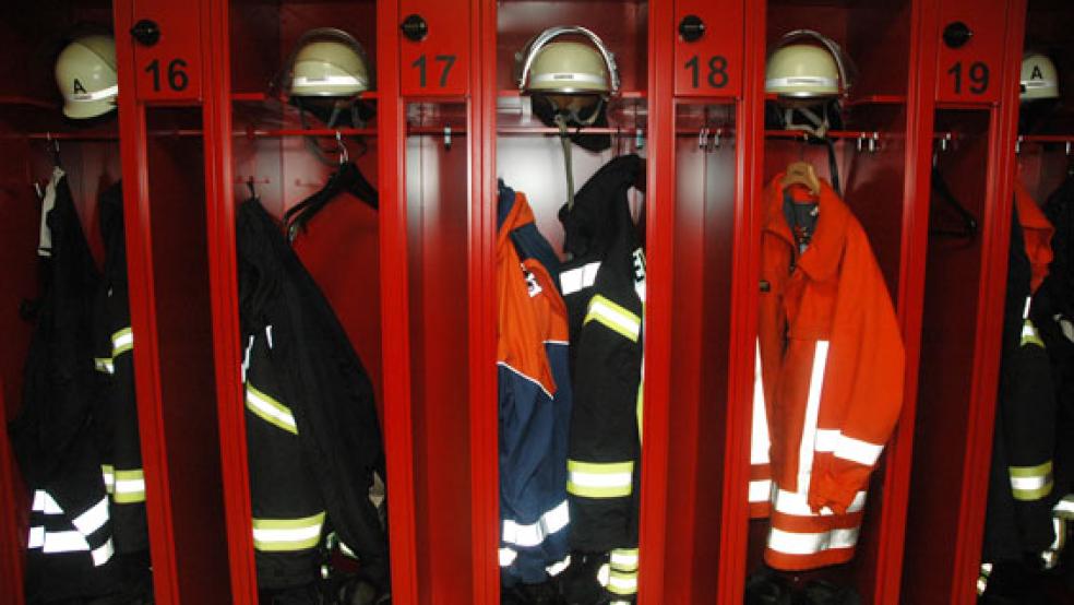 Die Feuerwehr sucht nach Hilferufen einen Emsabschnitt bei Coldam ab. © Symbolfoto: Szyska