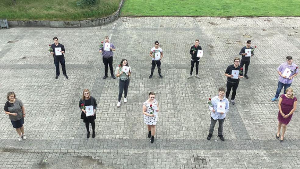 Die Abgänger der Klasse G9b vom Hauptschulzweig der Oberschule Weener. © Oberschule