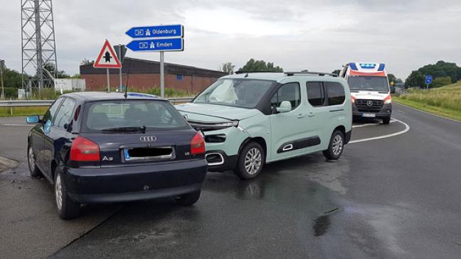 Zusammenstoß an Autobahn-Auffahrt