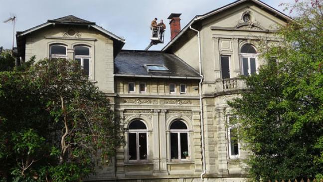 Haus-Retter im Einsatz für alte Mauern
