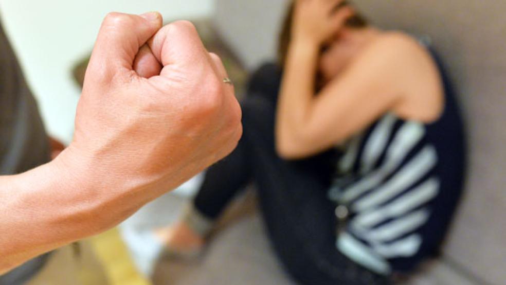 DIe Zahl der Fälle von häuslicher Gewalt im Landkreis Leer ist in den vergangenen Monaten angestiegen. © Foto: Maurizio Gambarini/picture alliance