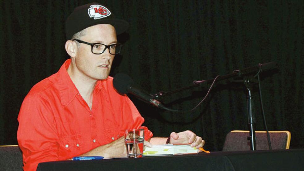 Lesung in Leer: Im August 2019 stellte Jan Brandt bei einer Lesung im Kulturspeicher seinen Roman »Ein Haus auf dem Land/ Eine Wohnung in der Stadt« vor. © Foto: Eden