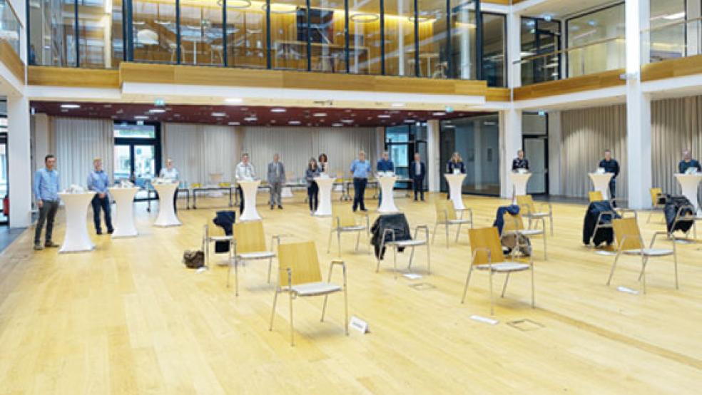 Zehn junge Ehrenamtliche wurden jetzt im SparkassenForum für ihr Engagement ausgezeichnet.  © Foto: privat