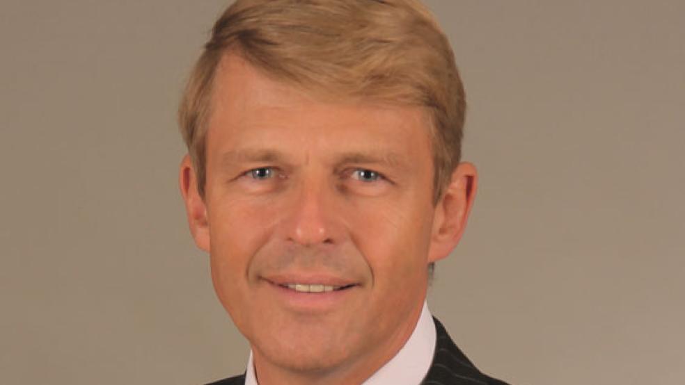 Der Präsident der IHK für Ostfriesland und Papenburg, Dr. Bernhard Brons, erkennt eine leichte wirtschaftliche Erholung. © Foto: IHK