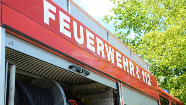 Grabenböschung in Midlum stand in Flammen