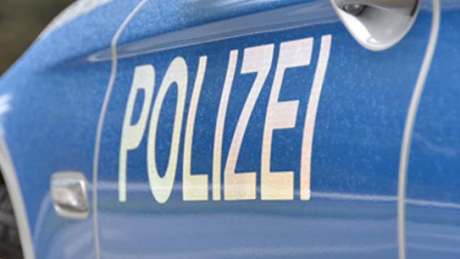 Diebstähle aus vier Fahrzeugen