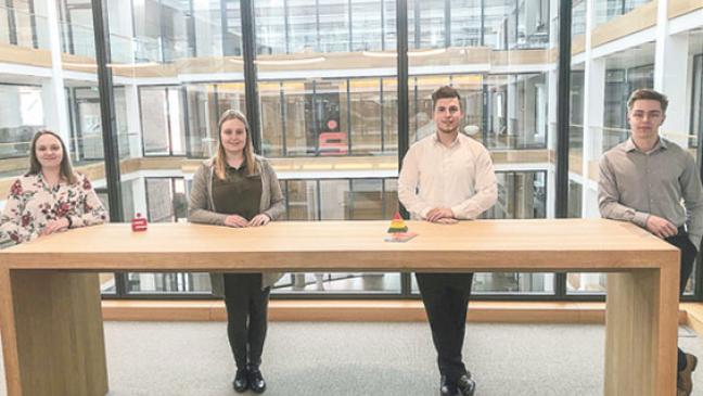 Auch Carina Oltrop aus Bunde erfolgreich