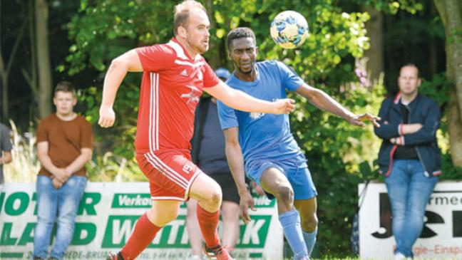 Erste Fußball-Partie nach Corona-Pause