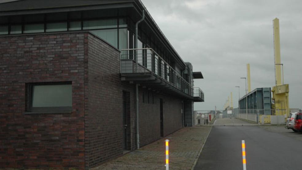 Die Tests zur Steuerung der Tide in der Ems durch das Sperrwerk zwischen Gandersum und Nendorp liefern erste Erkenntnisse. © Foto: Szyska