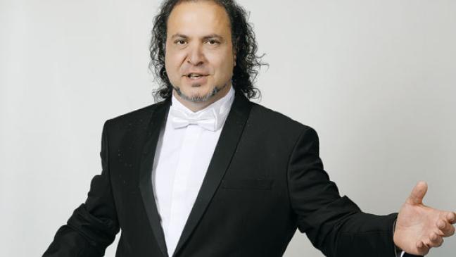 In Ditzum: Bariton  Dilian Kushev singt