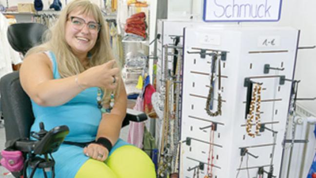 Engagierte Kollegin mit Herz und Humor