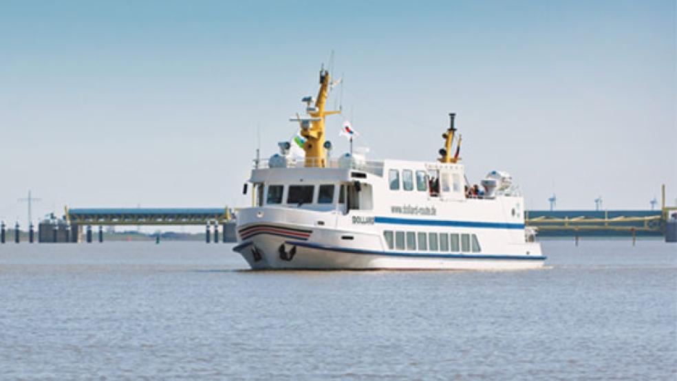 Die »MS Dollard« vor dem Emssperrwerk bei Nendorp. Der Fährverkehr auf der Internationalen Dollard Route boomt. Daher werden die Fährverbindungen aufgestockt. © Foto: Internationale Dollard Route