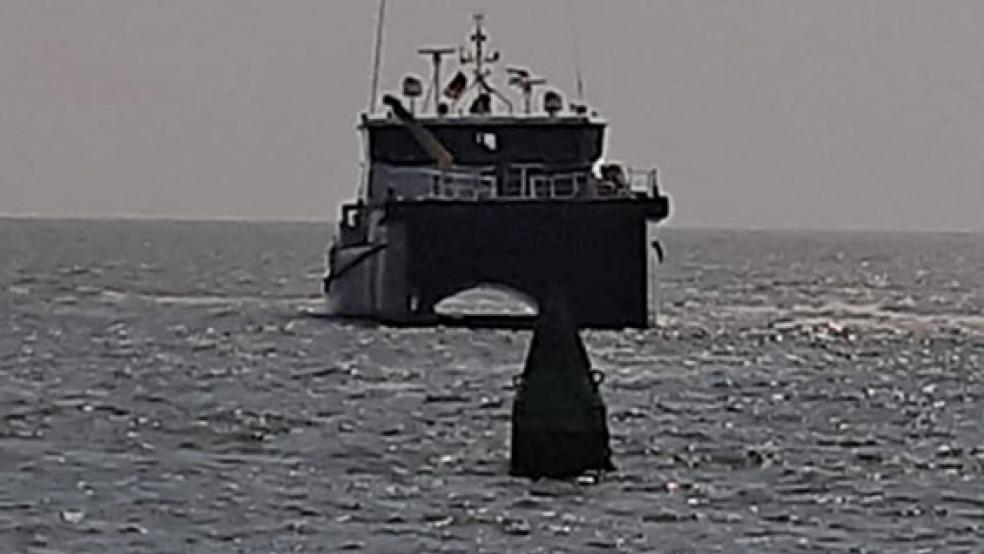 Dieses Schiff ist heute Vormittag in der Nähe von Borkum auf Grund gelaufen.  © Foto: Wasserschutzpolizei