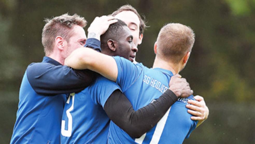 Yaya Berete erfährt viel Unterstützung durch seine Mitspieler. Nun hat sich in seinem Fall auch die örtliche Politik eingeschaltet. © Foto: Bruins