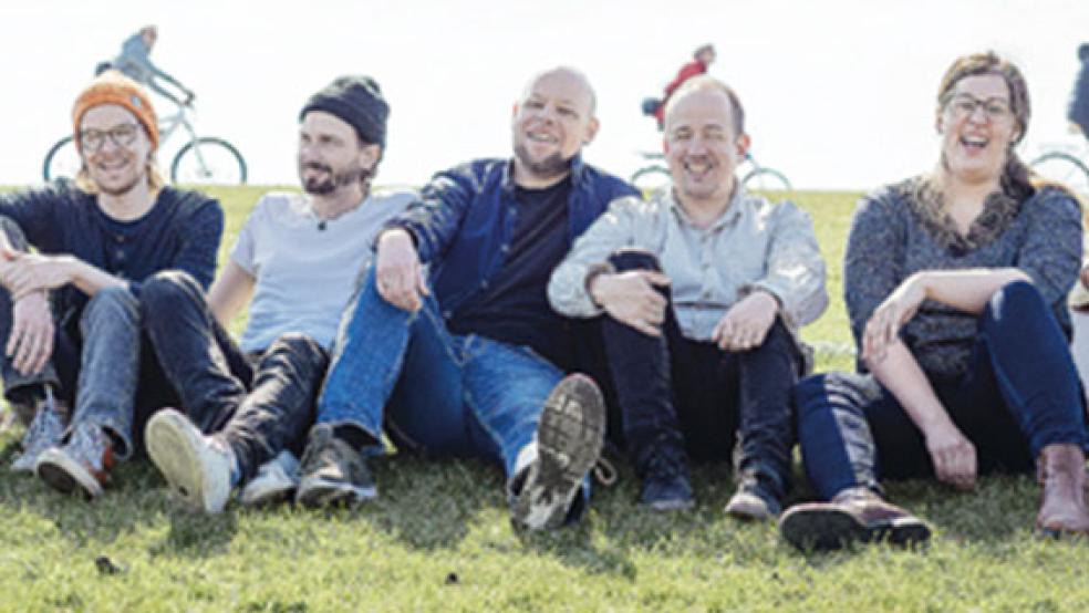 Die Impro-Gruppe »WatIhrWollt« bittet zum Superstar-Wettstreit ins Zollhaus Leer. Nach einem packenden Finale entscheidet das Publikum, wer den Titel bekommt. © Foto: privat