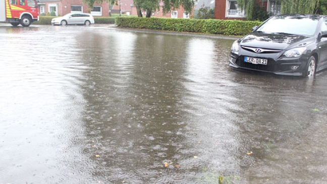 Weidenstraße in Bunde steht unter Wasser