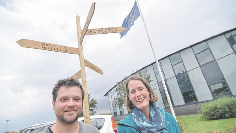 Die beiden Berater Michiel Malewicz und Jeannine Boomker freuen sich über die Finanzierungszusage.  © Foto: EDR